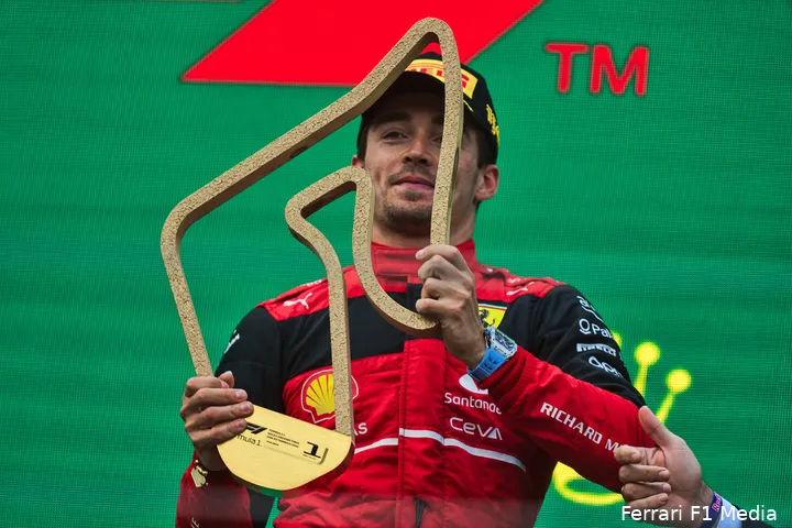 <i>De enige keer dat Charles Leclerc beter was dan Max Verstappen na een poleposition van de Nederlander.&nbsp;</i>