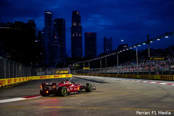 Charles
Leclerc tijdens de kwalificatie, Grand Prix van Singapore 2022, Marina Bay
Street Circuit (Foto: Ferrari F1 Media)