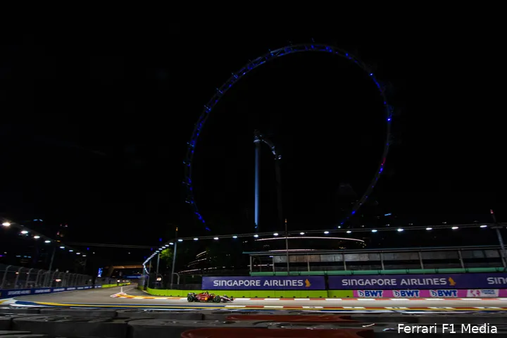 Charles
Leclerc op het Marina Bay Street Circuit , kwalificatie, Grand Prix van Singapore
2022, (Foto: Ferrari F1 Media)