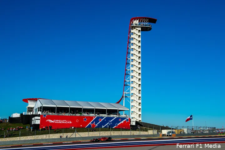 Het
Circuit of the Americas (COTA), uitkijktoren en tribune, Grand Prix van de Verenigde Staten 2022 (Foto:
Ferrari F1 Media)
