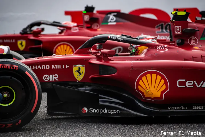 Carlos
Sainz en Charles Leclerc tijdens de kwalificatie, Grand Prix van Japan 2022, Suzuka
International Racing Course (Foto: Ferrari F1 Media)