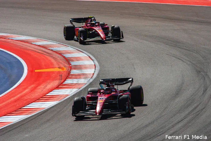 Charles Leclerc en Carlos Sainz op COTA tijdens de kwalificatie, Grand Prix van de Verenigde Staten 2022 (Foto: Ferrari F1 Media)