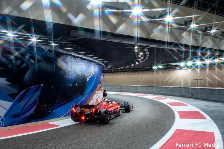 Na al het ongeluk van de afgelopen weken slaagde Sainz er tot overmaat van ramp ook niet in om Q2 te halen tijdens de kwalificatie. (Foto: Ferrari F1 Media)