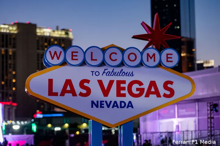 De race in Las Vegas viel bij de meesten uiteindelijk zeker in de smaak, maar toch kan de organisatie nog door een berg kritiek spitten na afloop. (Foto: Ferrari F1 Media)&nbsp;