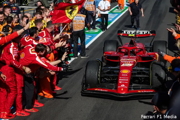 carlos sainz leclerc podium australie ferrari