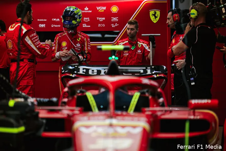 Bearman deed het in Saoedi-Arabië niet eens zo heel slecht vergeleken met zijn tijdelijke teamgenoot. (Foto: Ferrari F1 Media)