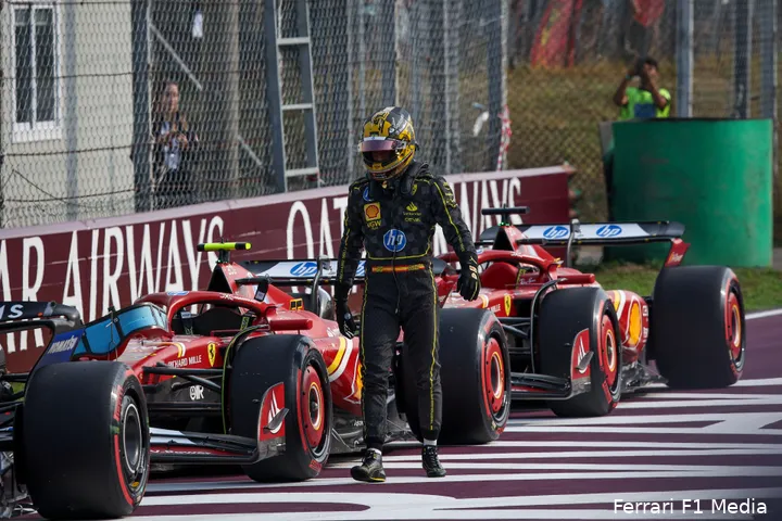 Carlos Sainz en beide Ferrari's, de auto's met de grootste upgrades, na afloop van de kwalificatie, Grand Prix van Italië 2024