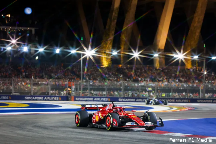 In Singapore behaalde het team van Ferrari de vijfde en zevende plaats.&nbsp;