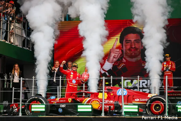 <i>Is dit de laatste overwinning voor Sainz in een Ferrari?</i>