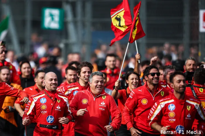 ferrari zege mexico vlaggen blij
