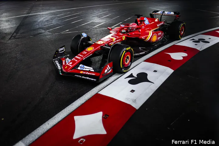 <i>Charles Leclerc had een flinke scheldpartij over de boordradio na de Grand Prix van Las Vegas.</i>