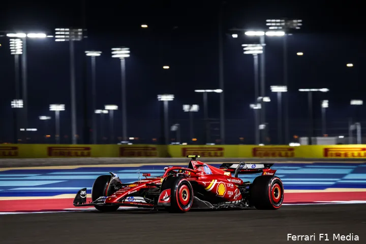 Sainz had een moeilijk race in Qatar, nadat hij een lekke band kreeg.