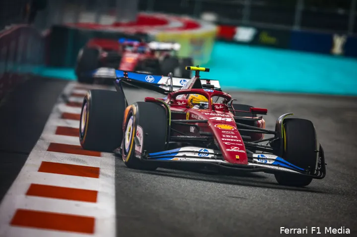 <i>Hamilton en Leclerc zaten elkaar dwars in Miami.</i>