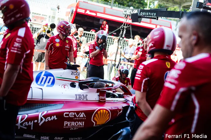 charles-leclerc-ferrari-italië-2025-vrijdag-livery-1-sf-25-aad7-4fa0-b1f3-7a7029bbe15b