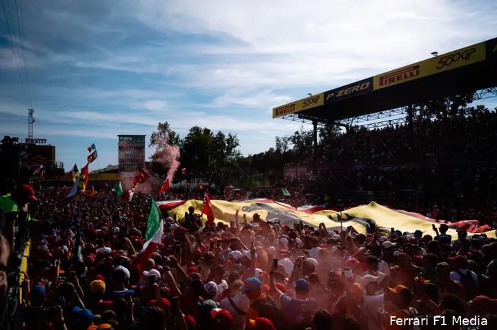 tifosi-monza-ferrari-gp-italie-2025-zondag