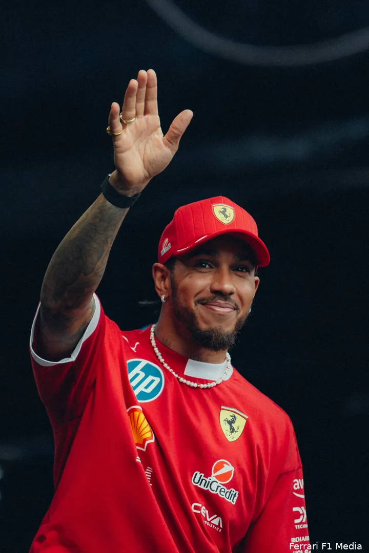 lewis-hamilton-ferrari-singapore-vrijdag-2-0298_73bb3c8c-7d5e-4150-9661-8ea3916f0691