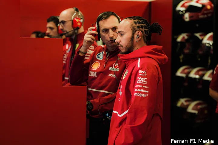 lewis-hamilton-mexico-2025-vrijdag-ferrari