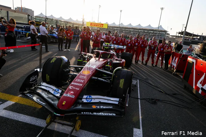 lewis-hamilton-ferrari-gp-abu-dhabi-2025-zondag-4