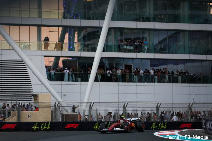 lewis-hamilton-ferrari-gp-abu-dhabi-2025-zondag-5