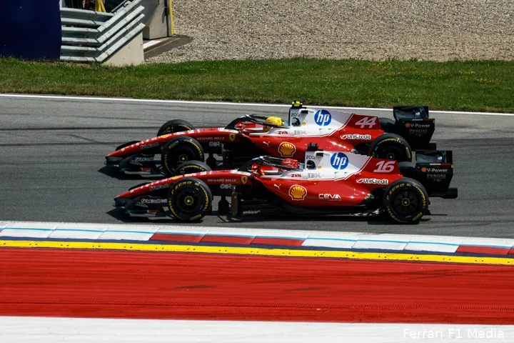 lewis-hamilton-charles-leclerc-ferrari-gp-oostenrijk-2026-zondag