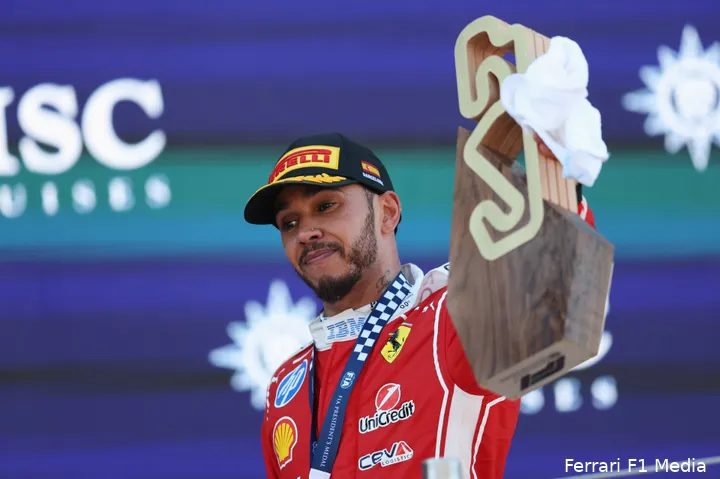 lewis-hamilton-ferrari-gp-barcelona-catalonie-2026-zondag-podium-3