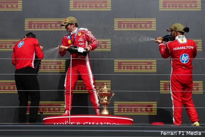 charles-leclerc-lewis-hamilton-ferrari-gp-groot-brittannie-2026-zondag-podium-3