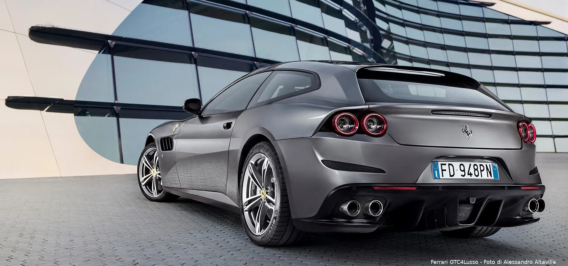 ferrari gtc4lusso 1
