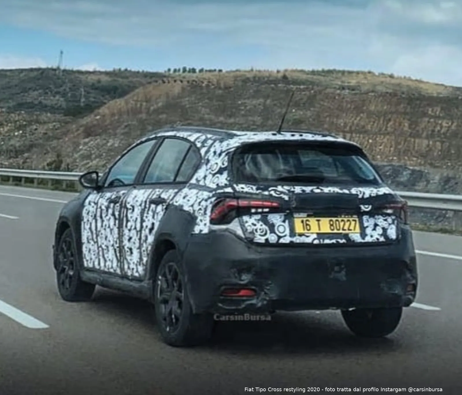 fiat tipo cross 2020 restyling foto
