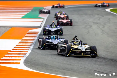 <i>Wat vindt u van de Gen3-bolides? Ze zijn iets hoekiger dan de voorganger. (Foto: Formula E)</i>