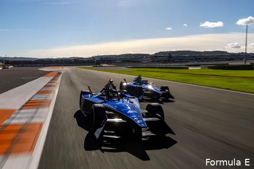 <i>De eerste kiekjes van de Formule E-wintertests in Valencia. Opvallend is het futuristische uiterlijk. (Foto: Formula E)</i>