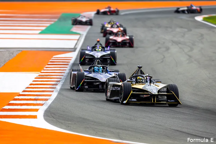 <i>Wat vindt u van de Gen3-bolides? Ze zijn iets hoekiger dan de voorganger. (Foto: Formula E)</i>