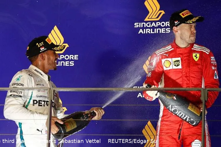 lewis hamilton wins singapore grand prix to extend lead over sebastian vettel 3
