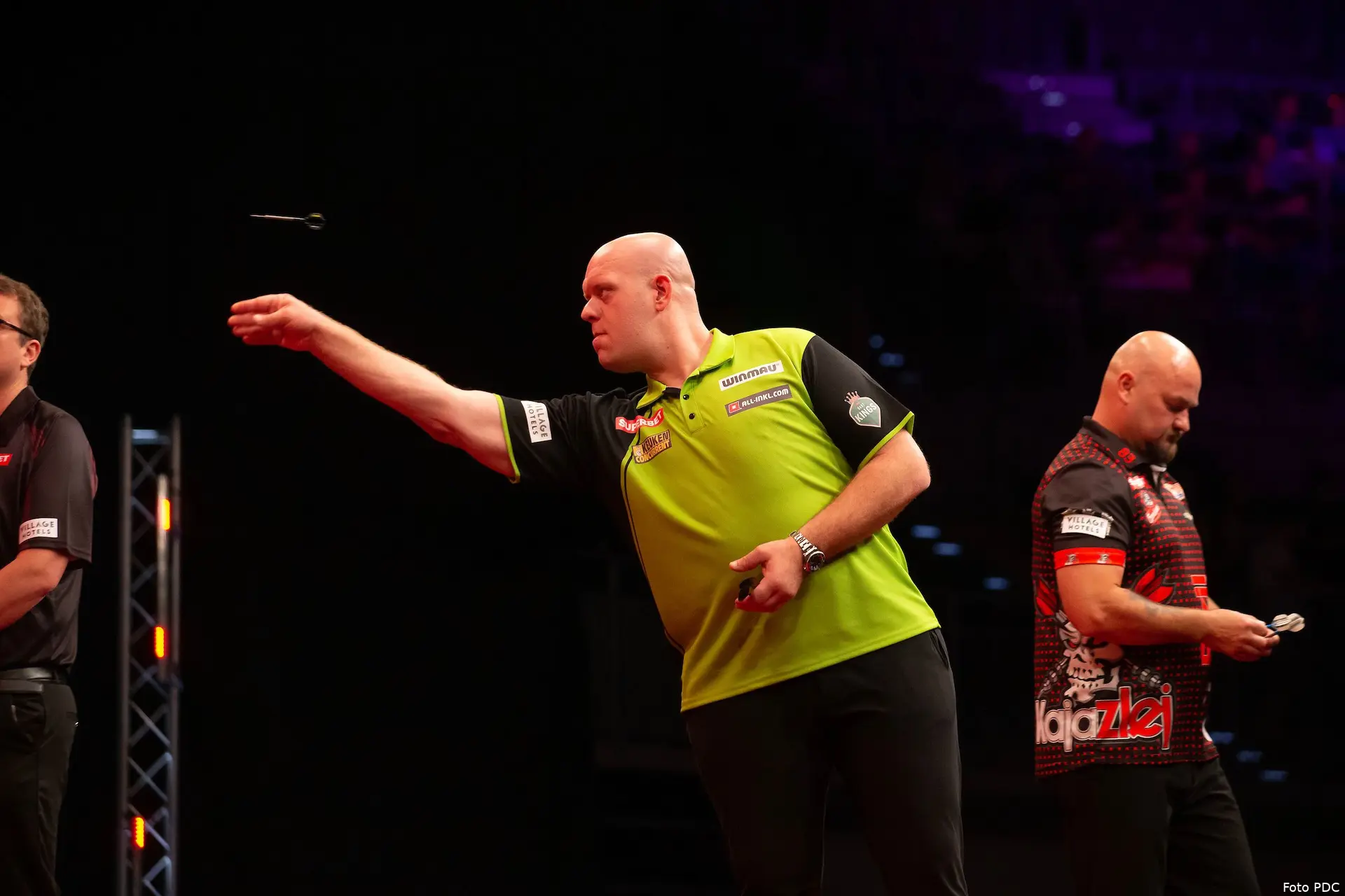 van gerwen r1 06