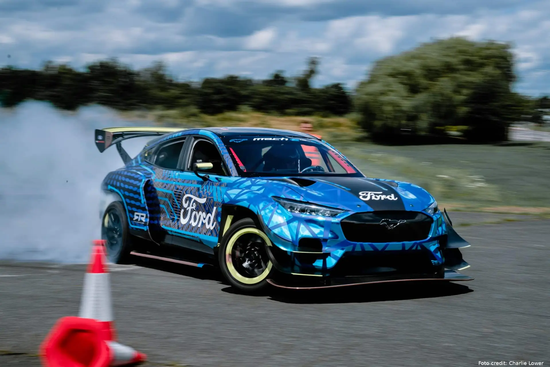 ford drifting