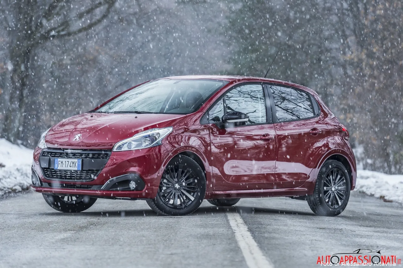 peugeot 208 blackline 17