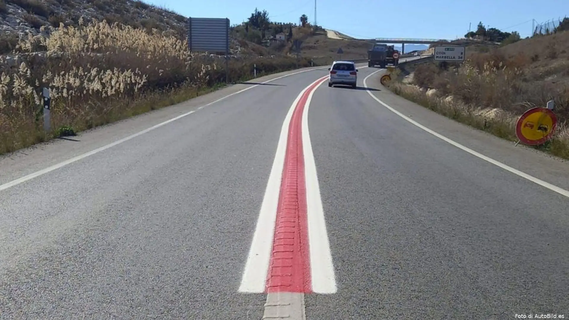 linea roja carretera muerte