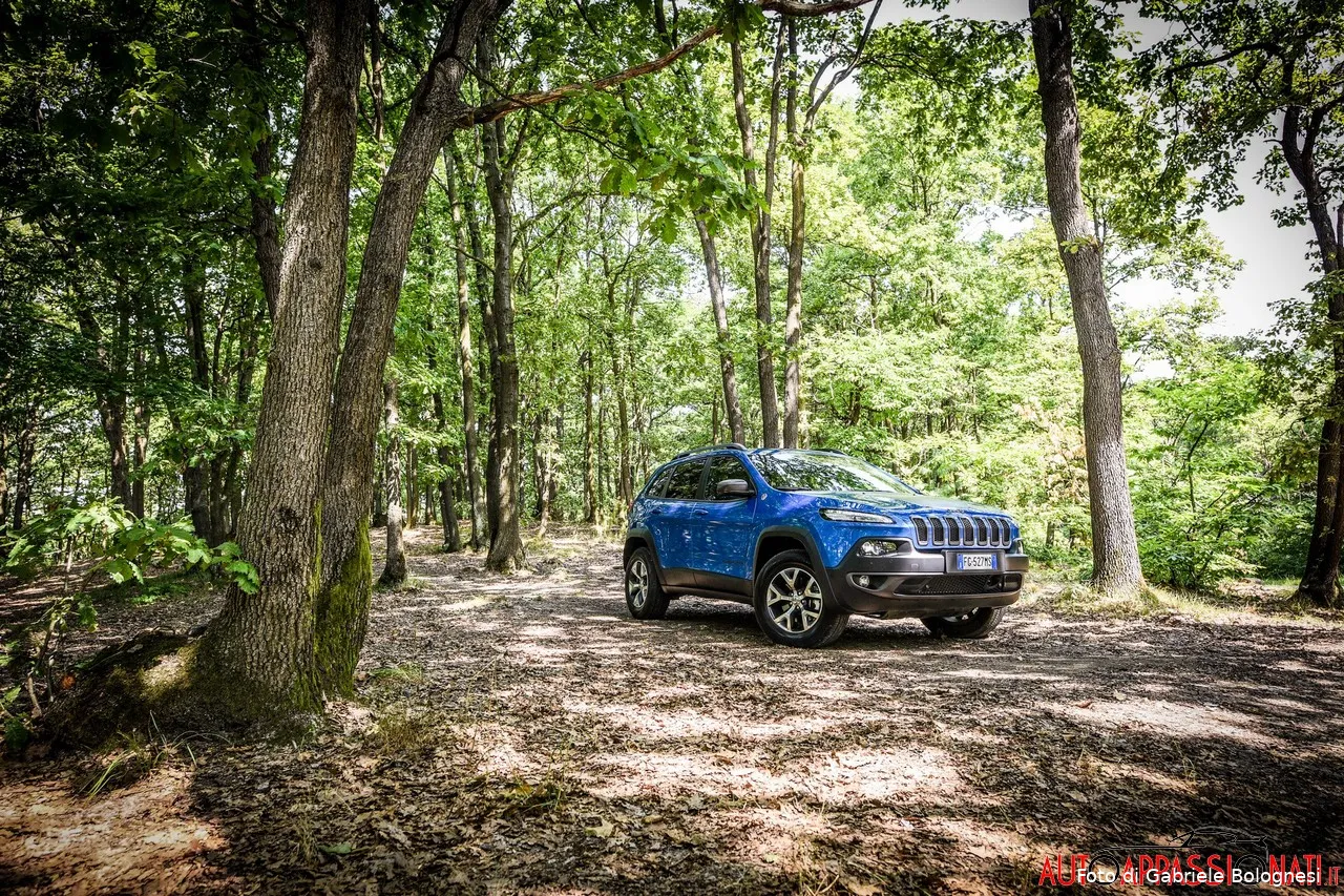 jeep cherokee trailhawk10 copertina