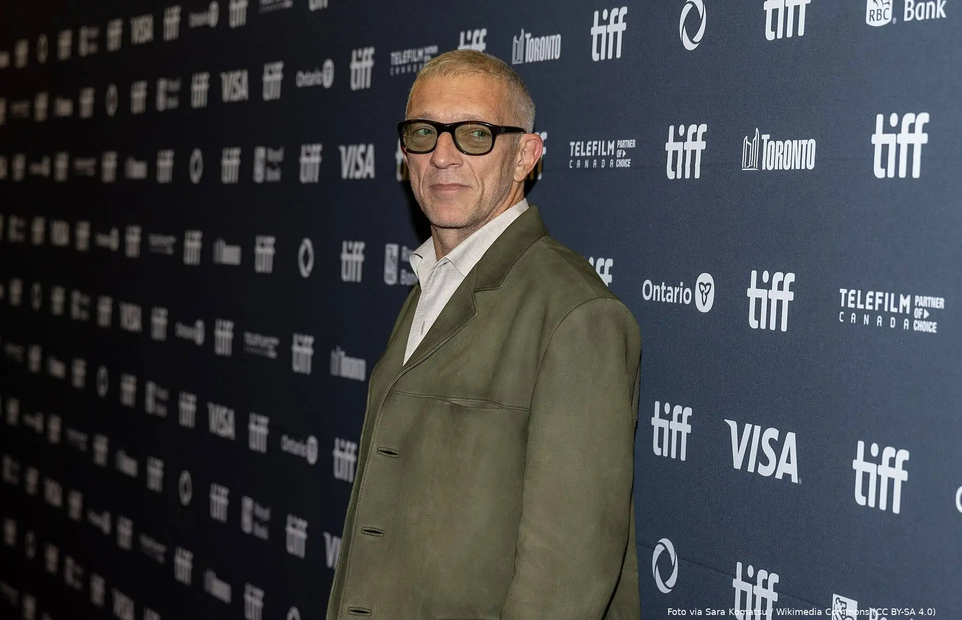 2048px-Vincent_Cassel_at_the_2025_Toronto_International_Film_Festival