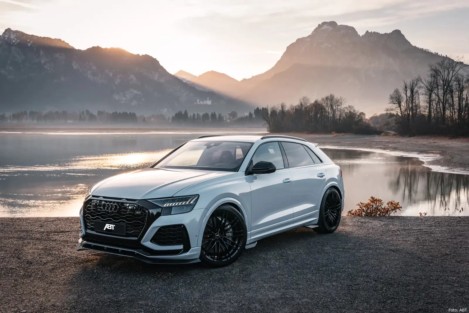 anyconvcom abt audi rsq8 s 15 1600x0