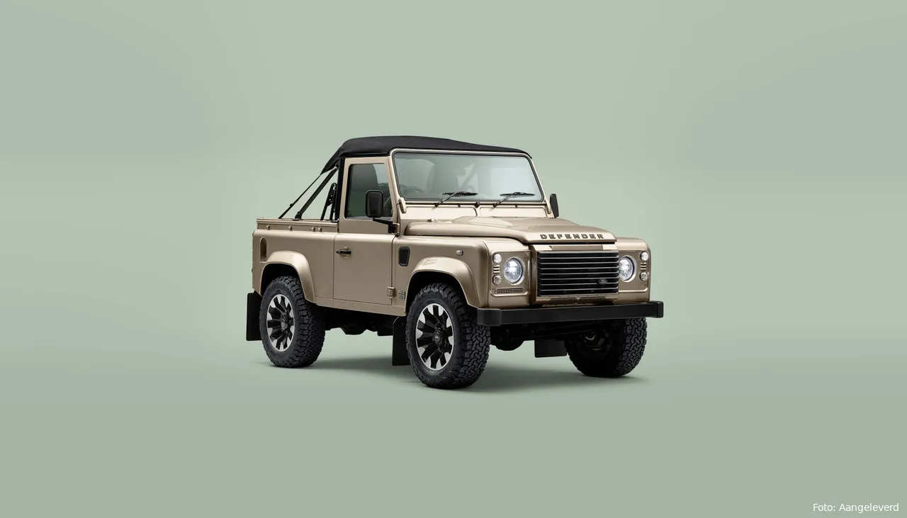 1326 sc hp lrclassic v8 softtop hero 03 front34 v3a