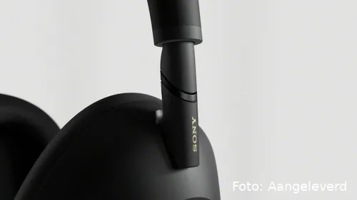 6 wh 1000xm6 black close up hinge