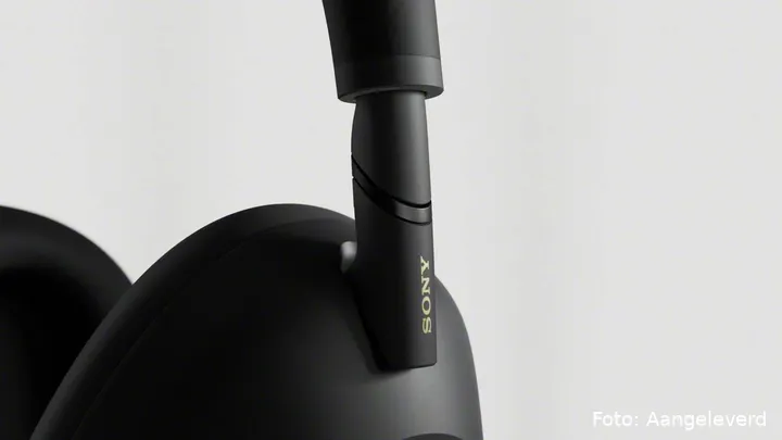 6 wh 1000xm6 black close up hinge