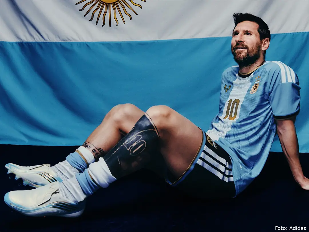 8017891_CAM_Onsite_Static_EU_DAT_Sports_Cred_Football_Messi_x_AFA_FW_26_DT_1440x1080px_ce291c9278
