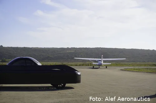 Alef at Half Moon Bay profile view vs airplane rear view