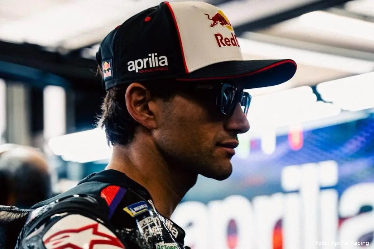 Jorge Martin nel box Aprilia MotoGP