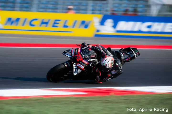 Marco Bezzecchi guida l'Aprilia MotoGP al Mandalika International Circuit in Indonesia