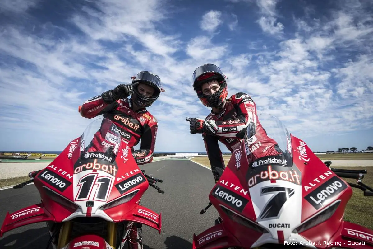 Nicolò Bulega e Iker Lecuona piloti Aruba Ducati Superbike SBK a Phillip Island, Australia