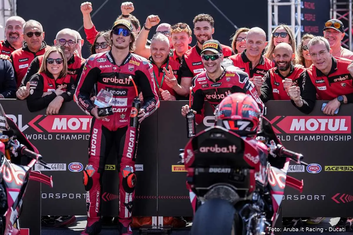 Nicolò Bulega e Iker Lecuona piloti Aruba Ducati Superbike WorldSBK a Portimao