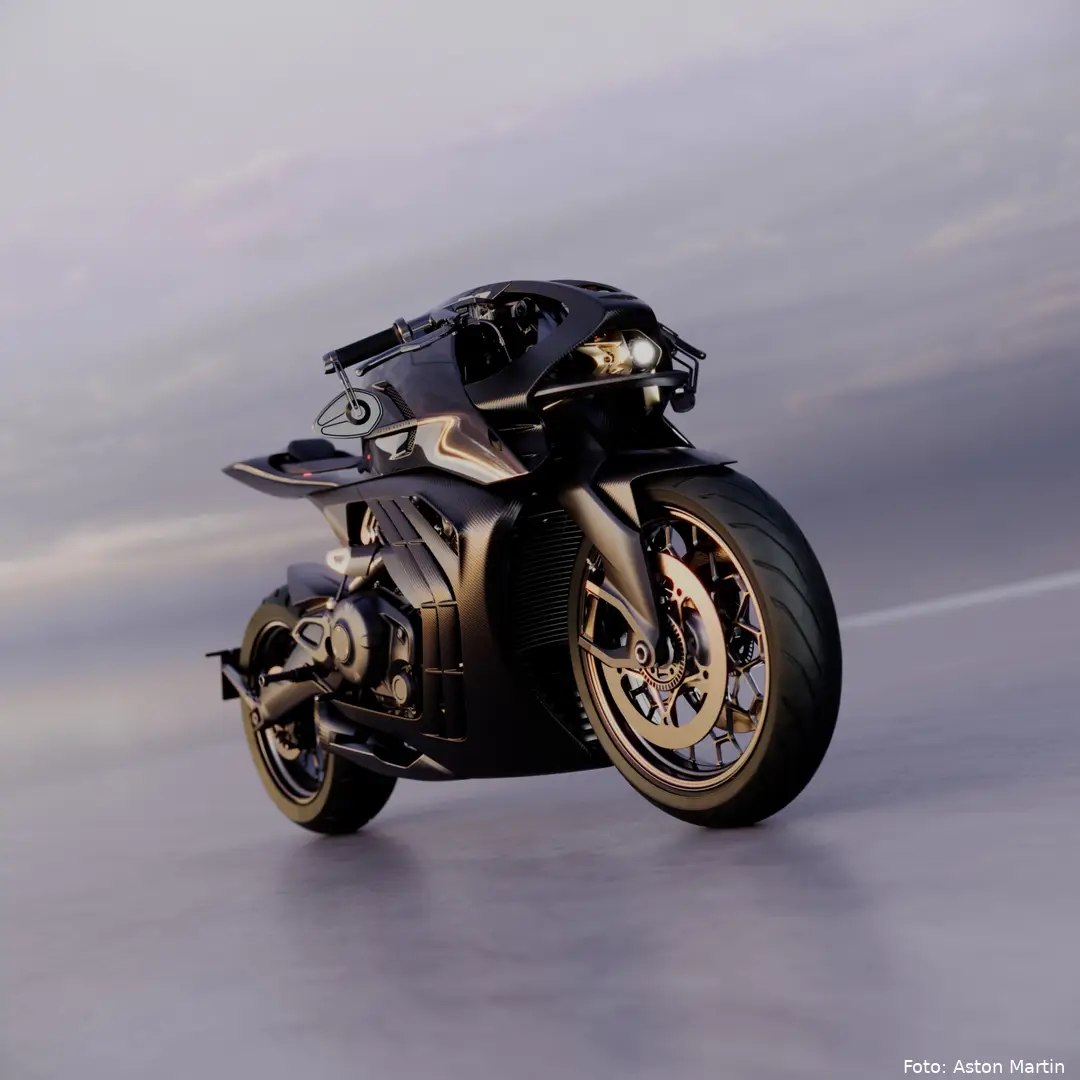 Aston-Martin-and-Brough-Superior-AMB-002-Roadster-2