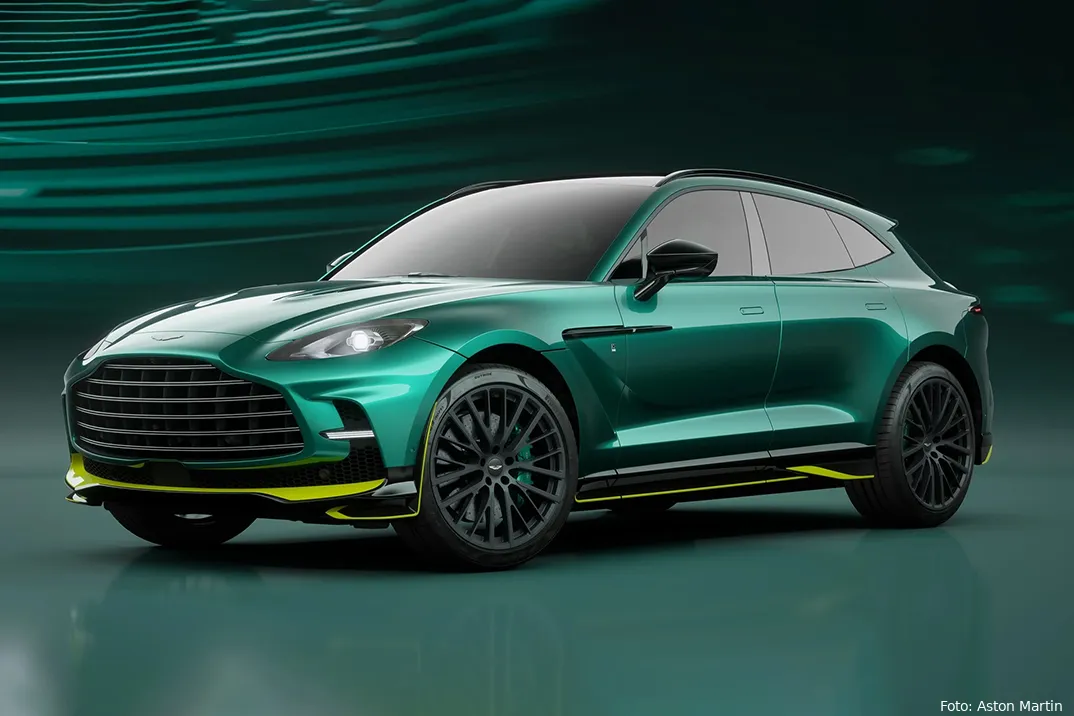 aston martin dbx707 amr23 edition 0 hero